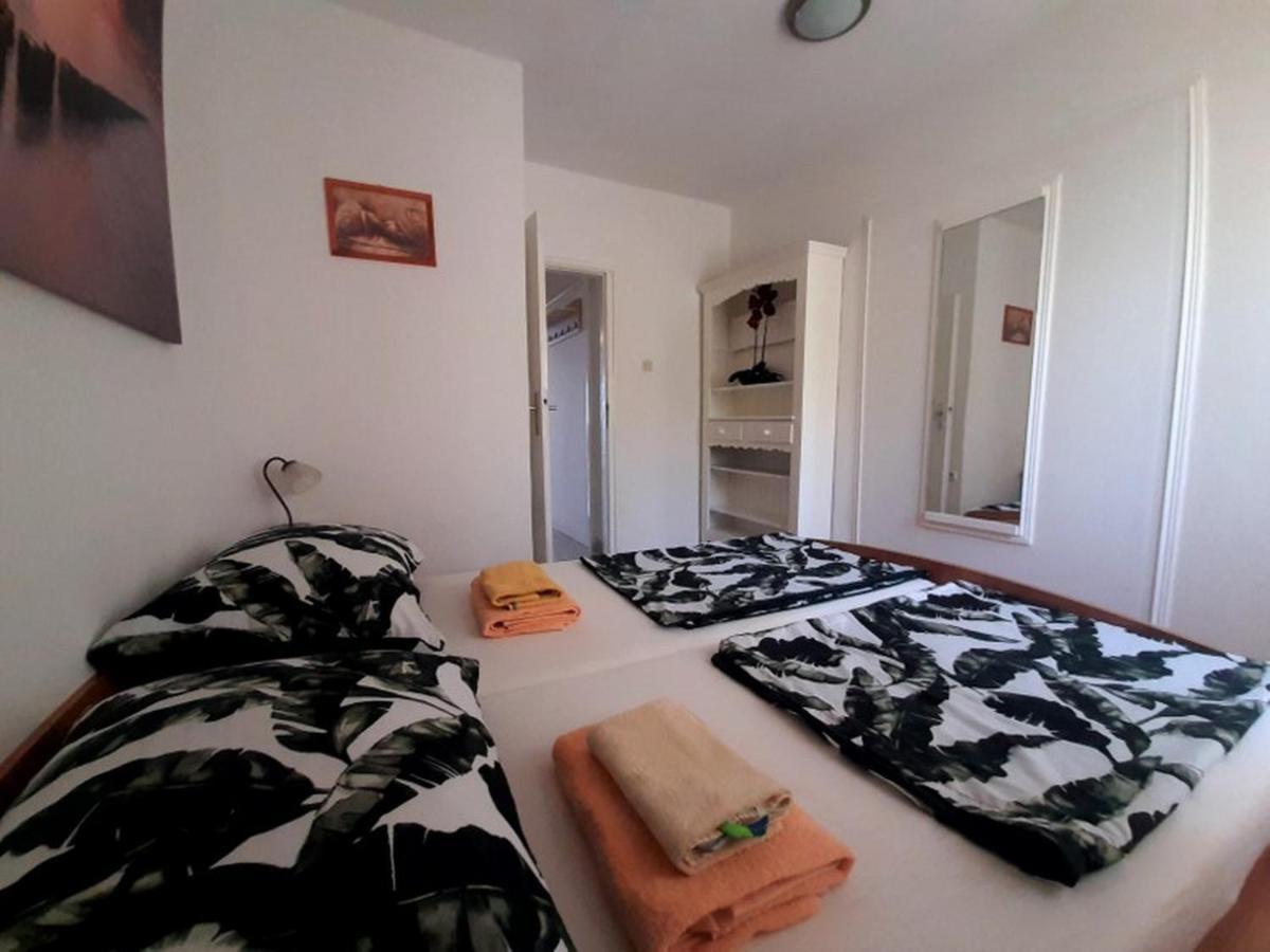 Apartments Nada Krk Island Extérieur photo