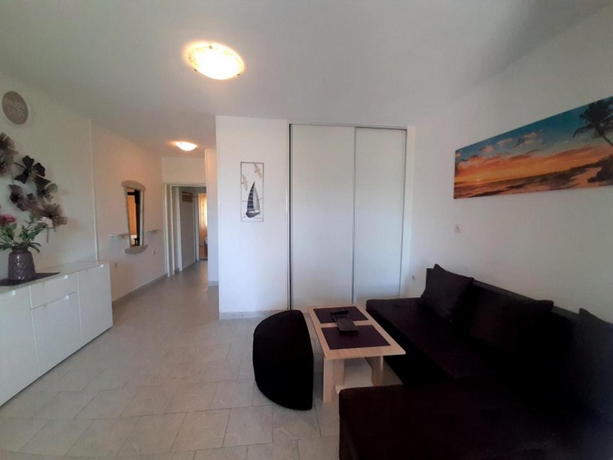 Apartments Nada Krk Island Extérieur photo