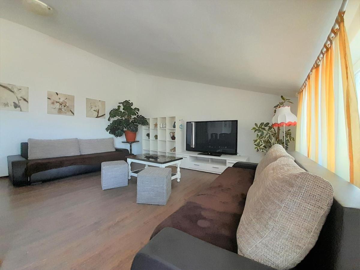 Apartments Nada Krk Island Extérieur photo