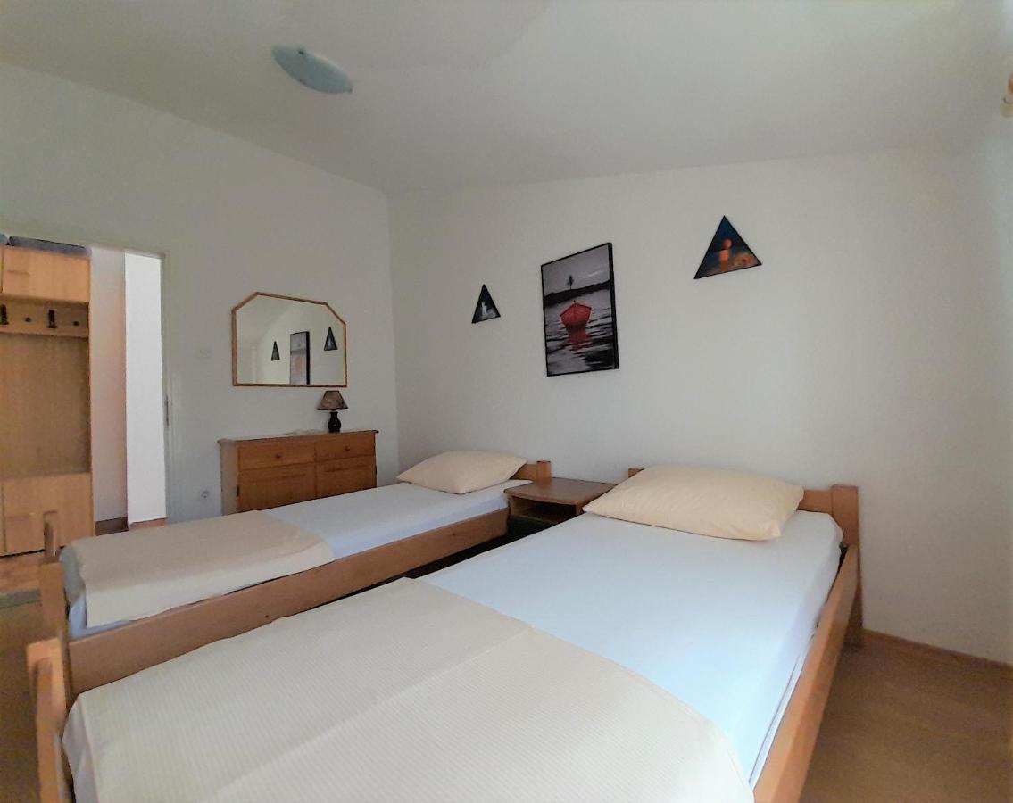 Apartments Nada Krk Island Extérieur photo