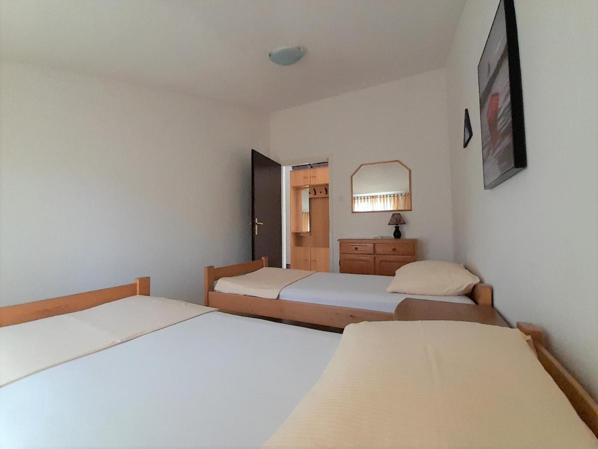 Apartments Nada Krk Island Extérieur photo