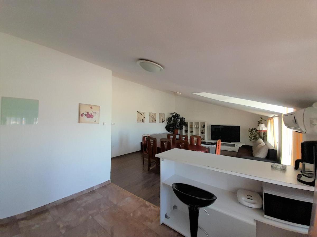 Apartments Nada Krk Island Extérieur photo