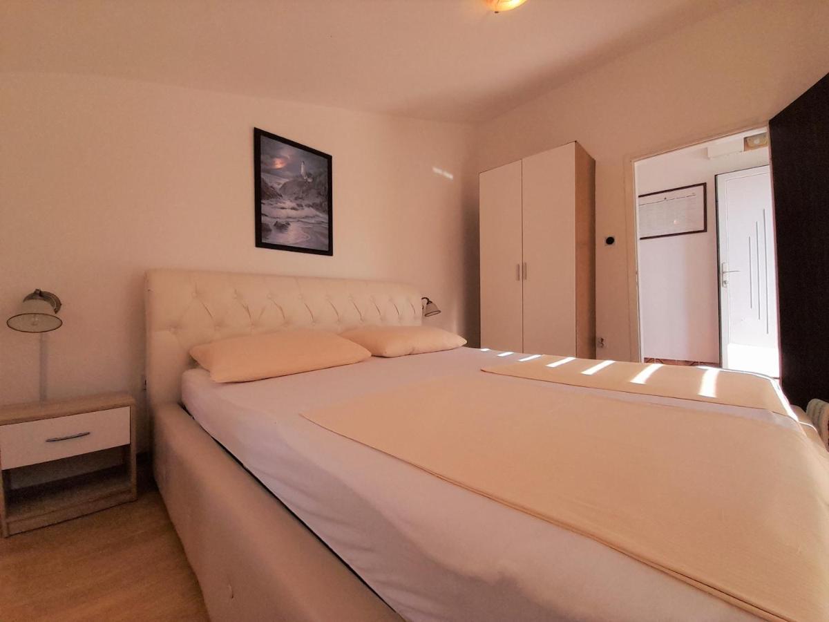 Apartments Nada Krk Island Extérieur photo